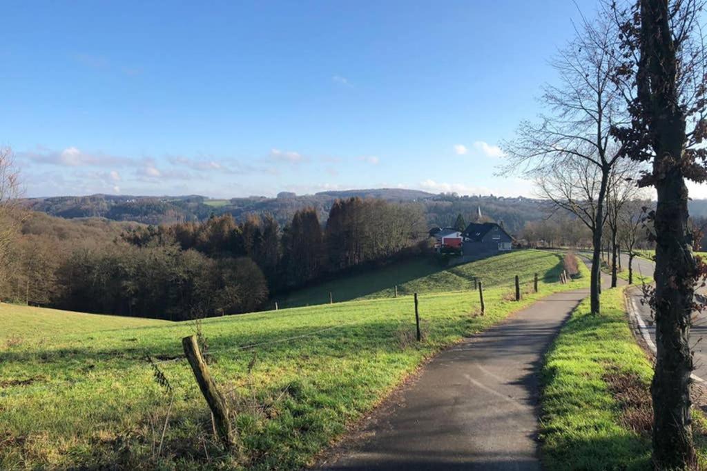 Ferienwohnung Und Monteurwohnung Matthies Naehe Koeln 30Km Kürten 외부 사진